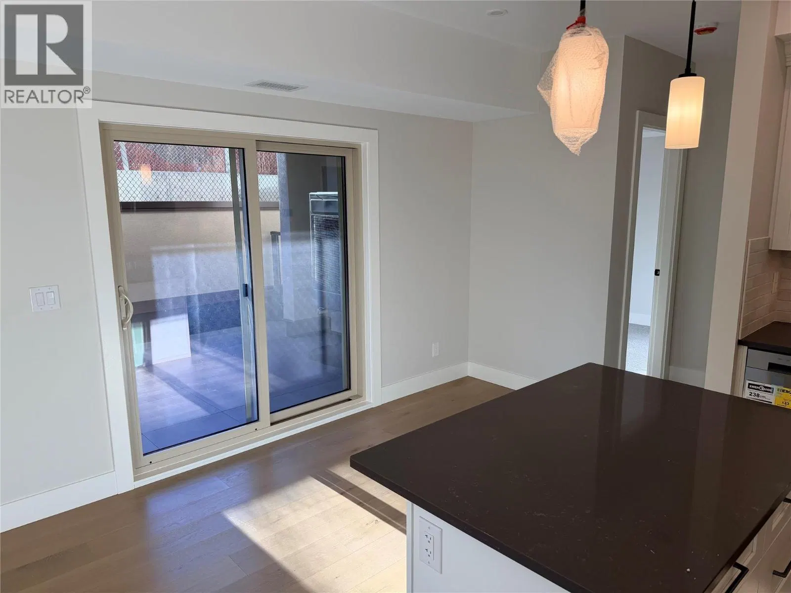 Photo 3 of 17 at #105 – 2171 Van Horne Drive