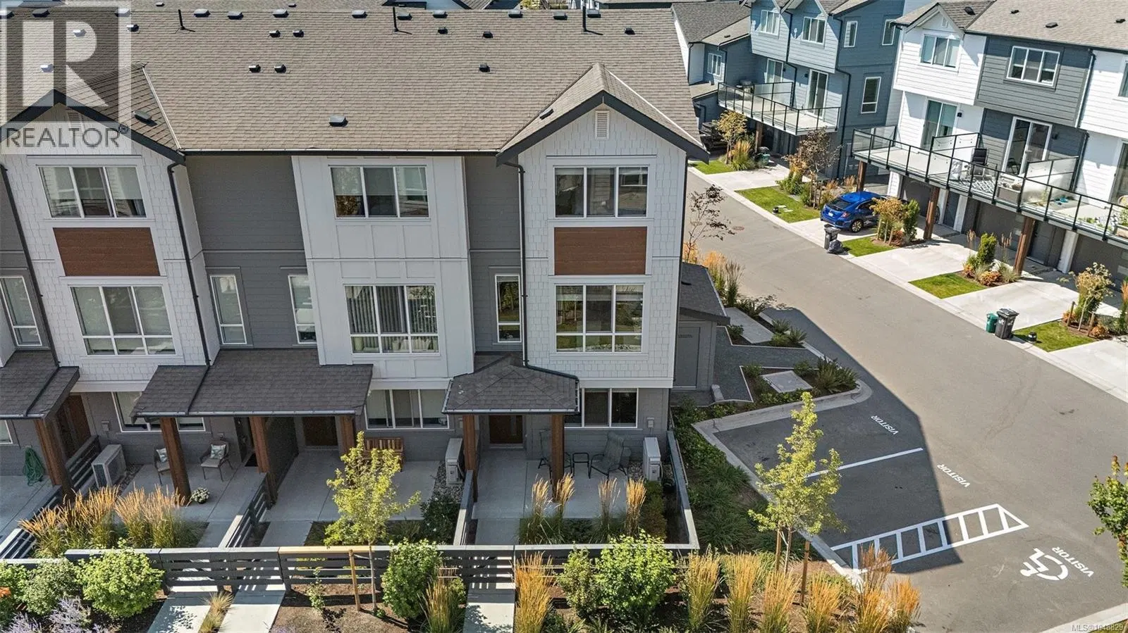 Photo 3 of 32 at #12 – 368 Tradewinds Avenue