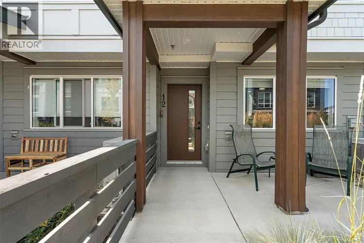 Photo 4 of 32 at #12 – 368 Tradewinds Avenue
