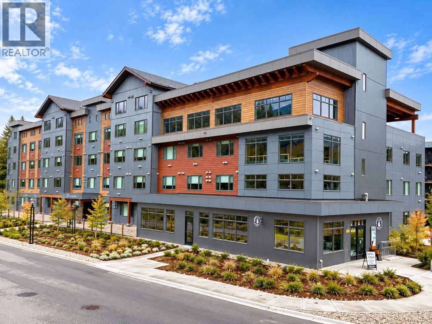 #209 – 4280 Red Mountain Road