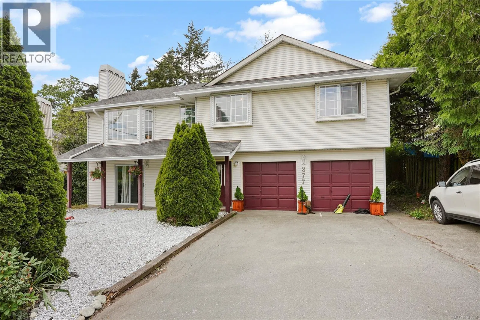 877 Admirals Road