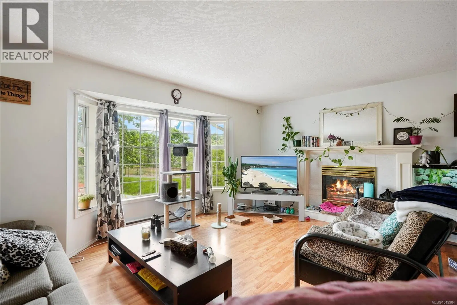 Photo 4 of 34 at 877 Admirals Road