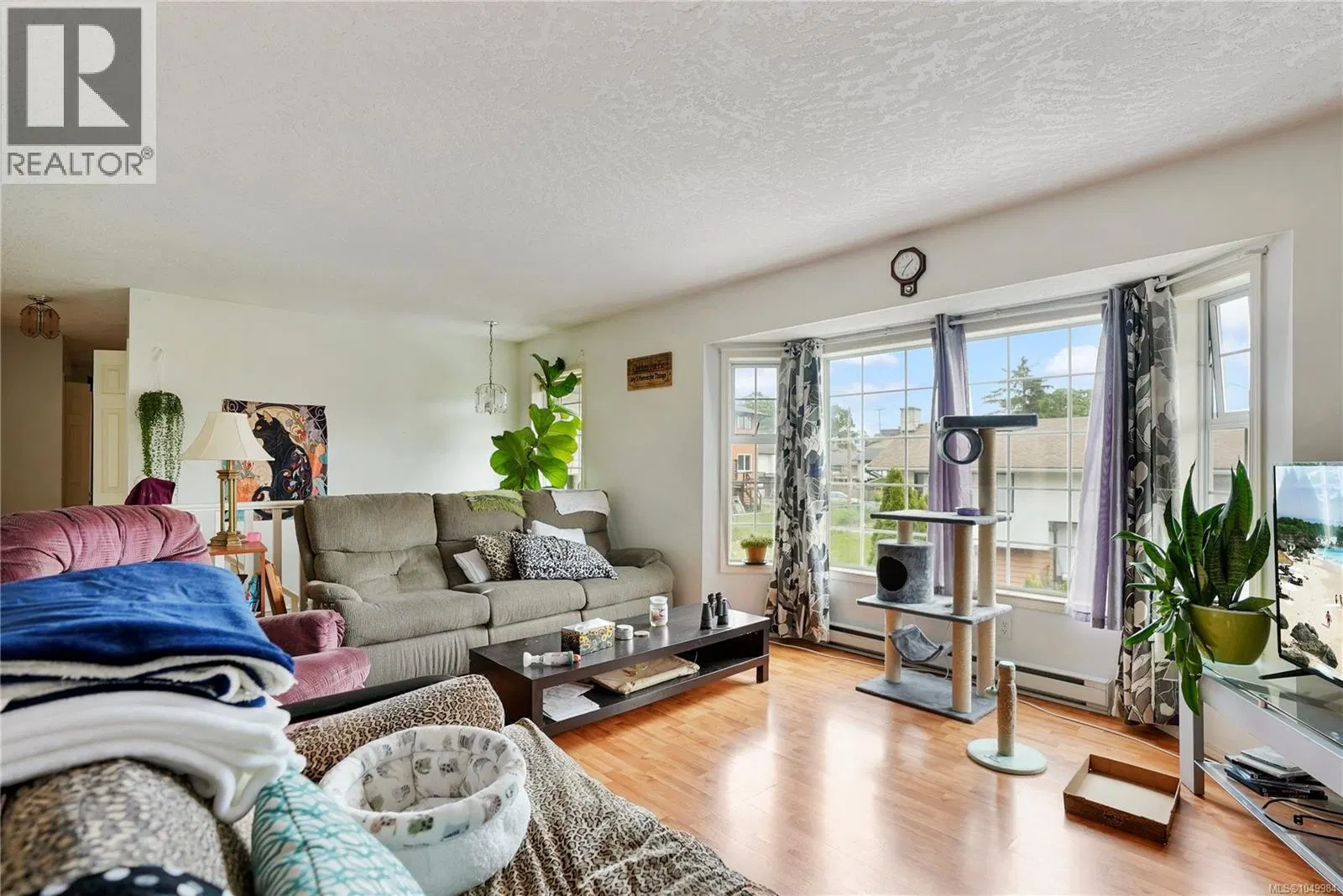 Photo 5 of 34 at 877 Admirals Road