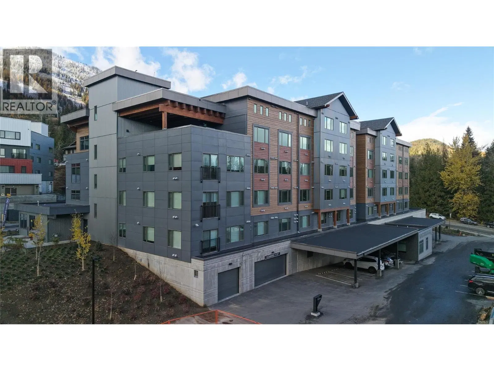 #318 – 4280 Red Mountain Road
