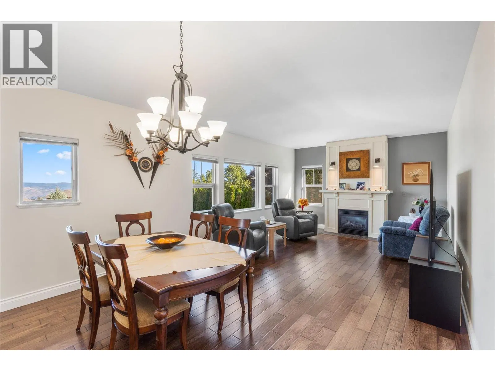Photo 5 of 34 at #24 – 1055 Aberdeen Drive