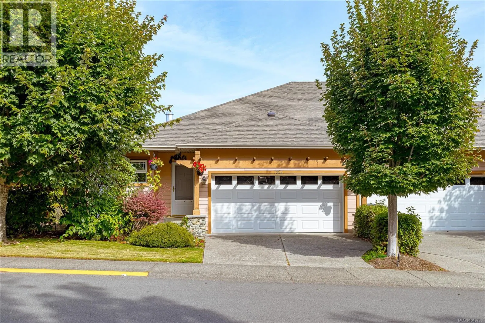 Photo 2 of 40 at 7921 Polo Park Crescent