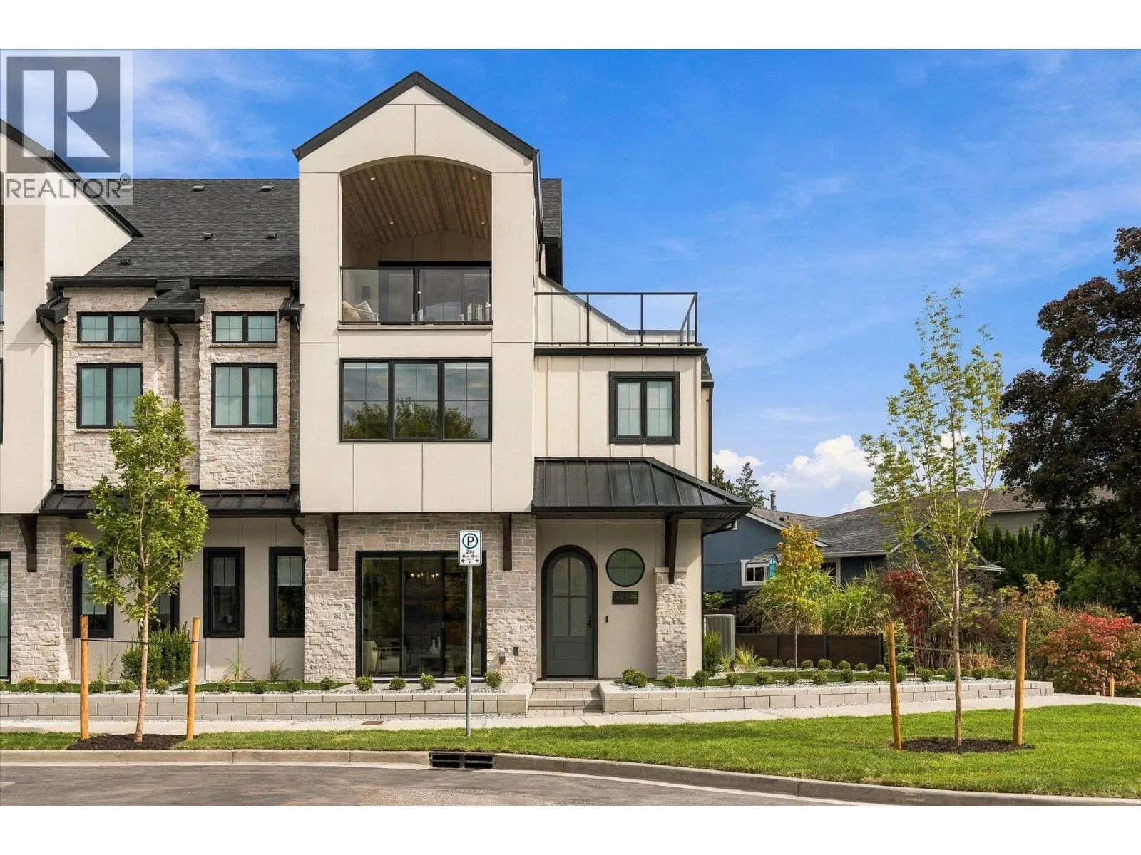 Photo 3 of 65 at #1 – 2435 Taylor Crescent