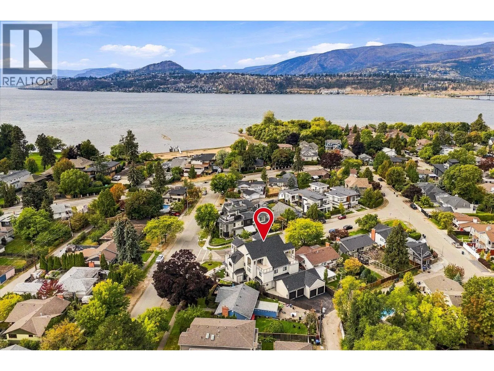Photo 3 of 63 at #2 – 2435 Taylor Crescent