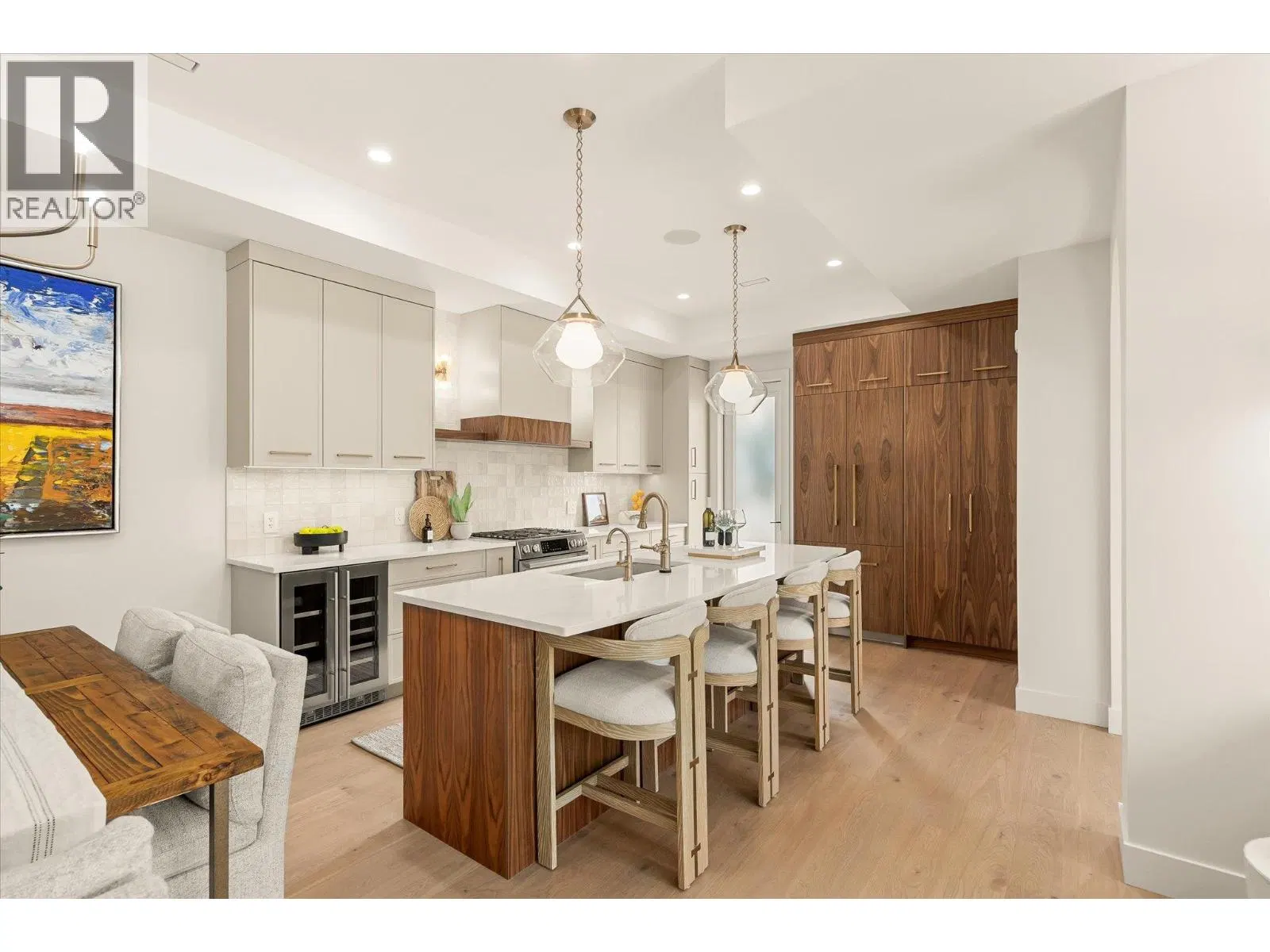 Photo 5 of 63 at #2 – 2435 Taylor Crescent