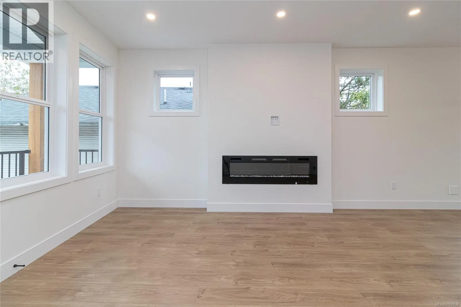 Photo 4 of 39 at A – 2235 Shelbourne Street