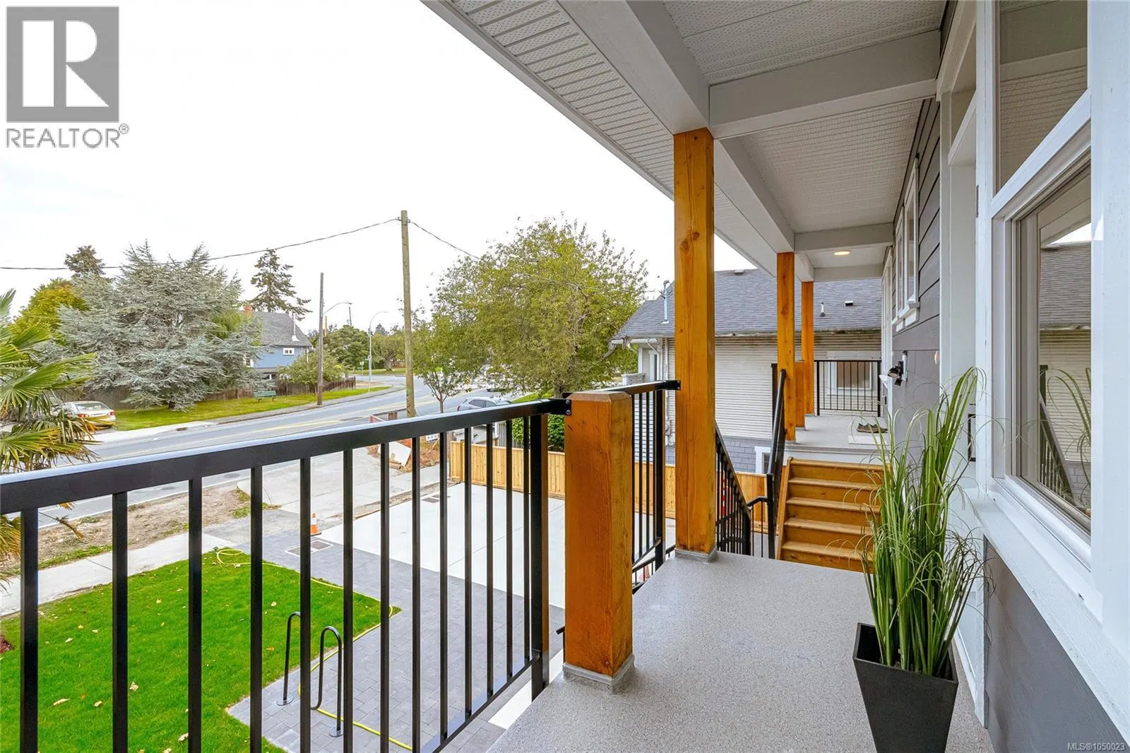 Photo 4 of 41 at B – 2235 Shelbourne Street