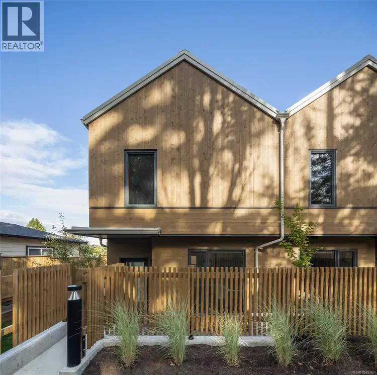 #6 – 1520 Louise Place