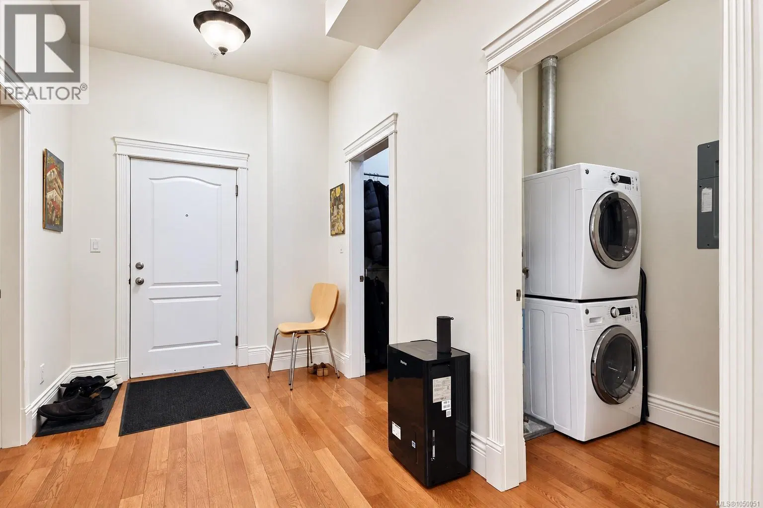 Photo 2 of 22 at #209 – 1602 Quadra Street