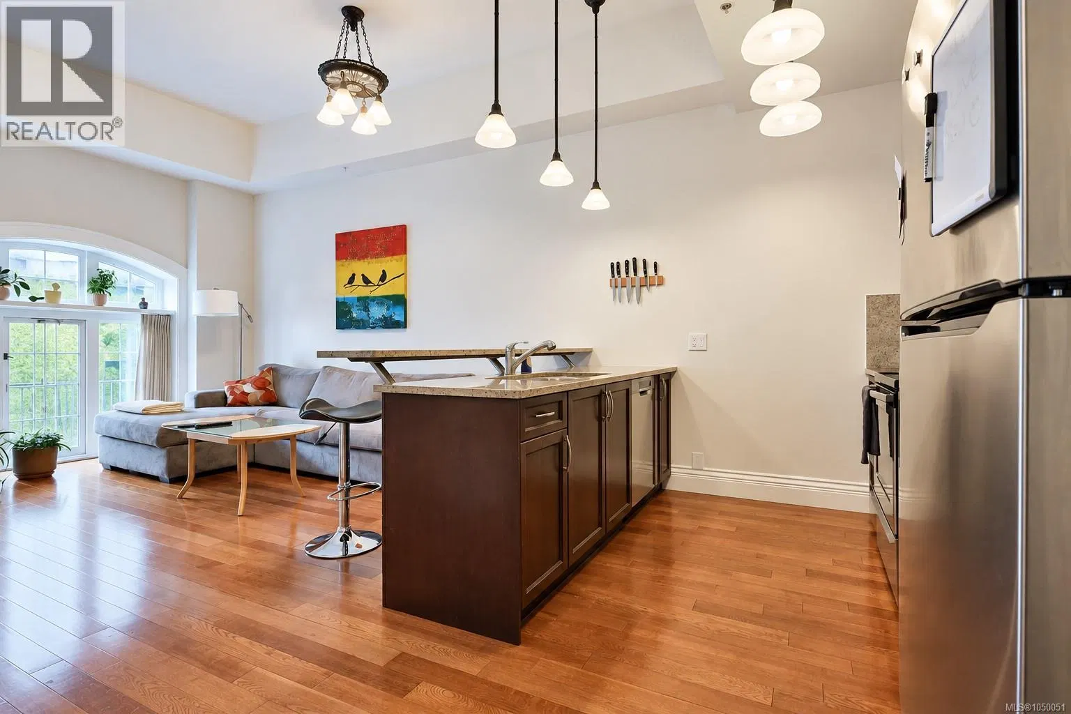 Photo 5 of 22 at #209 – 1602 Quadra Street