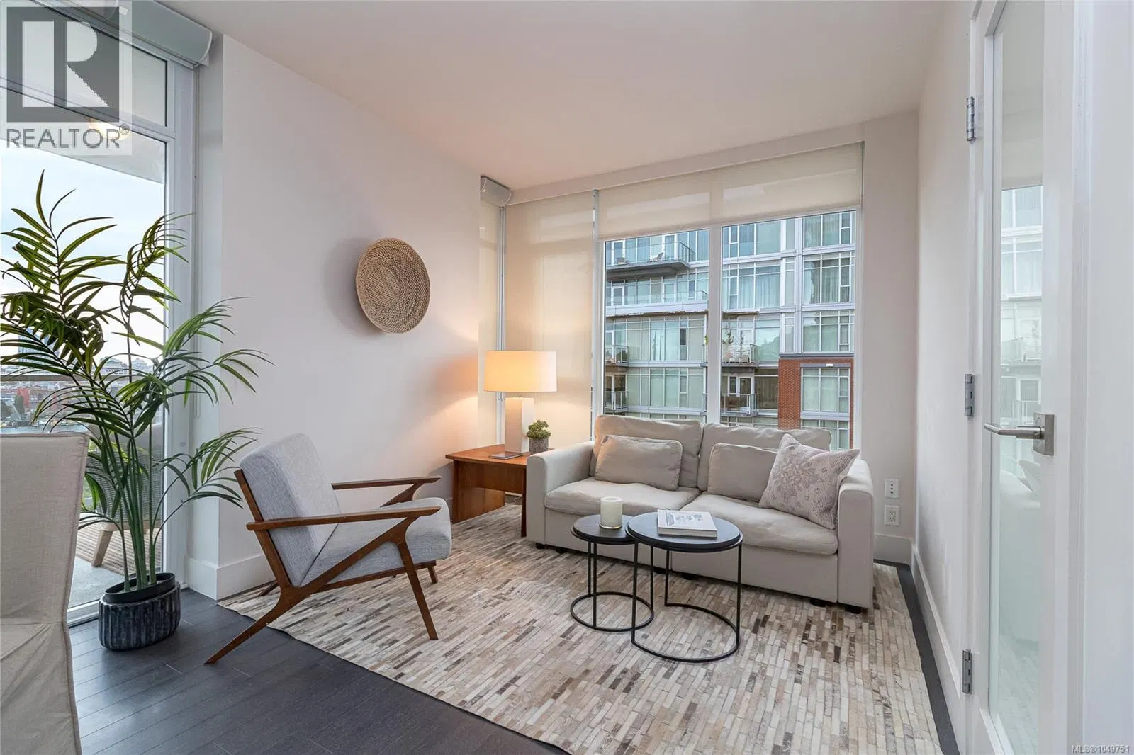 Photo 2 of 31 at #809 – 83 Saghalie Road