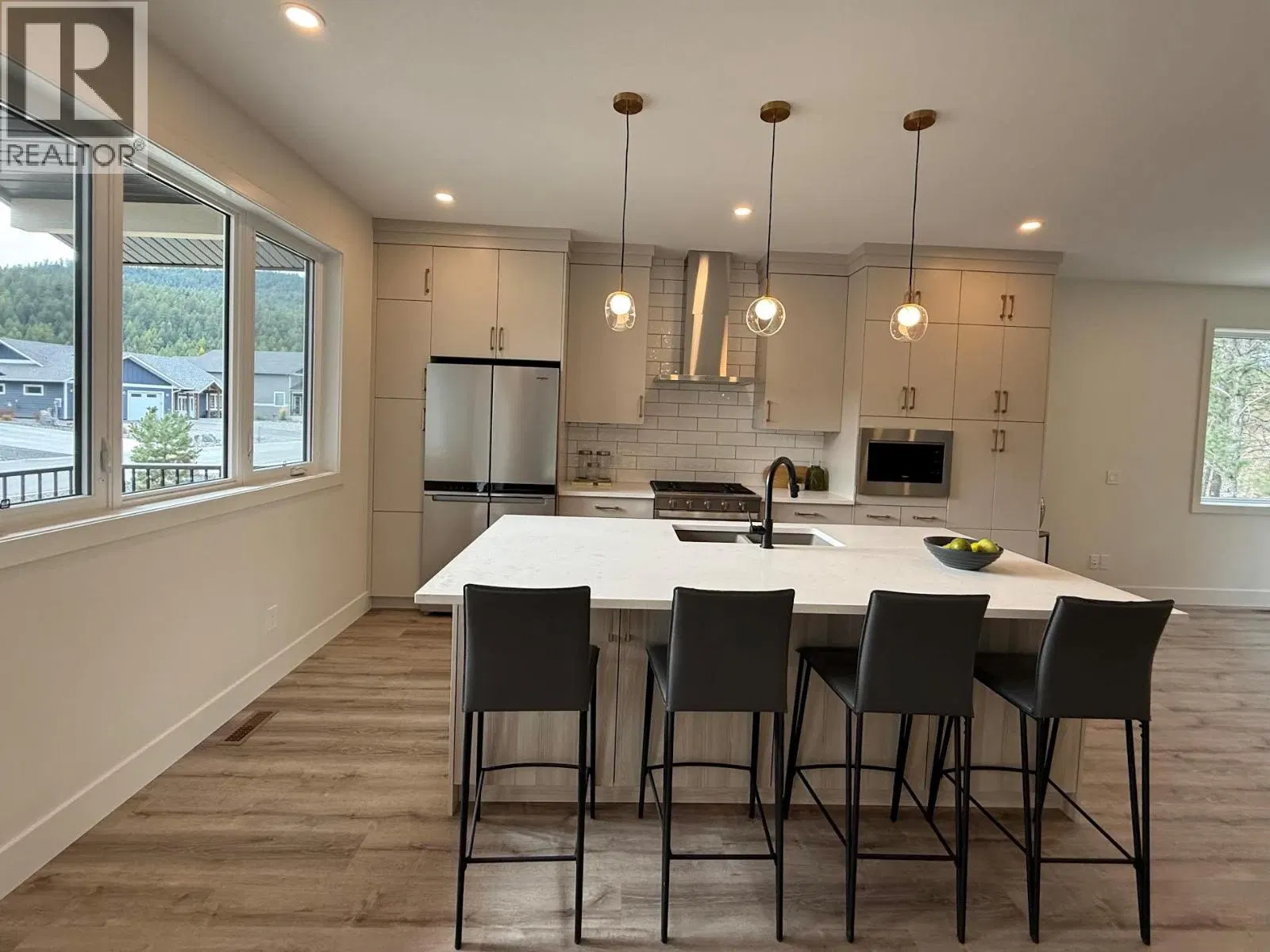 Photo 4 of 22 at 148 Shadow Mountain Boulevard