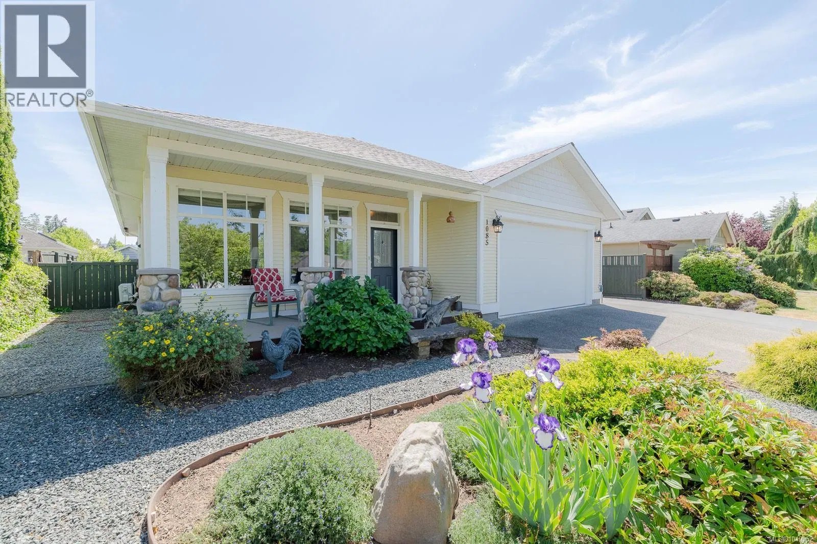 Photo 1 of 60 at 1085 Tara Crescent