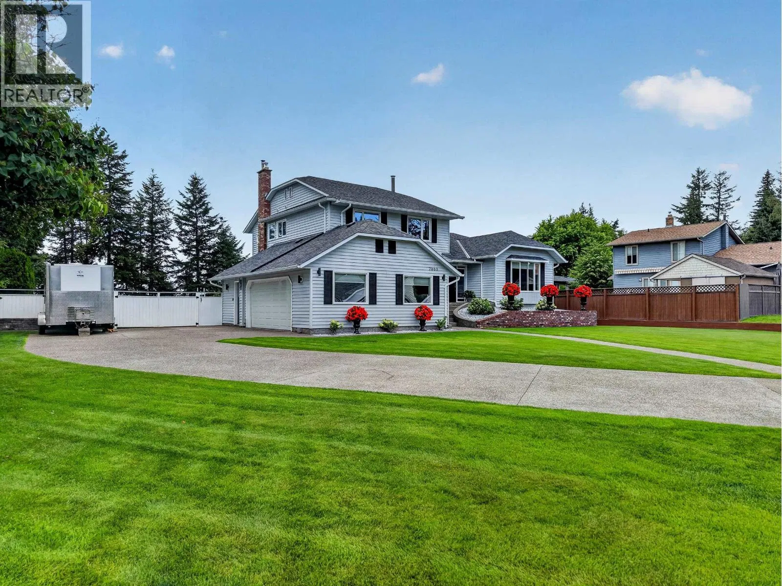 Photo 2 of 40 at 2869 RIDGEVIEW Drive