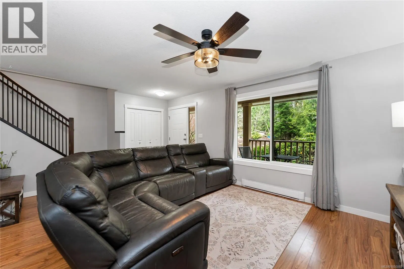 Photo 3 of 34 at 2071 Mable Road