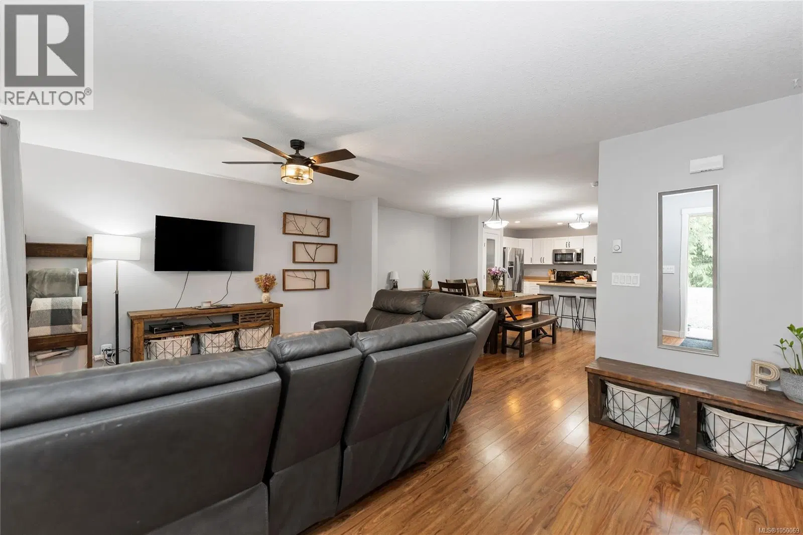 Photo 4 of 34 at 2071 Mable Road