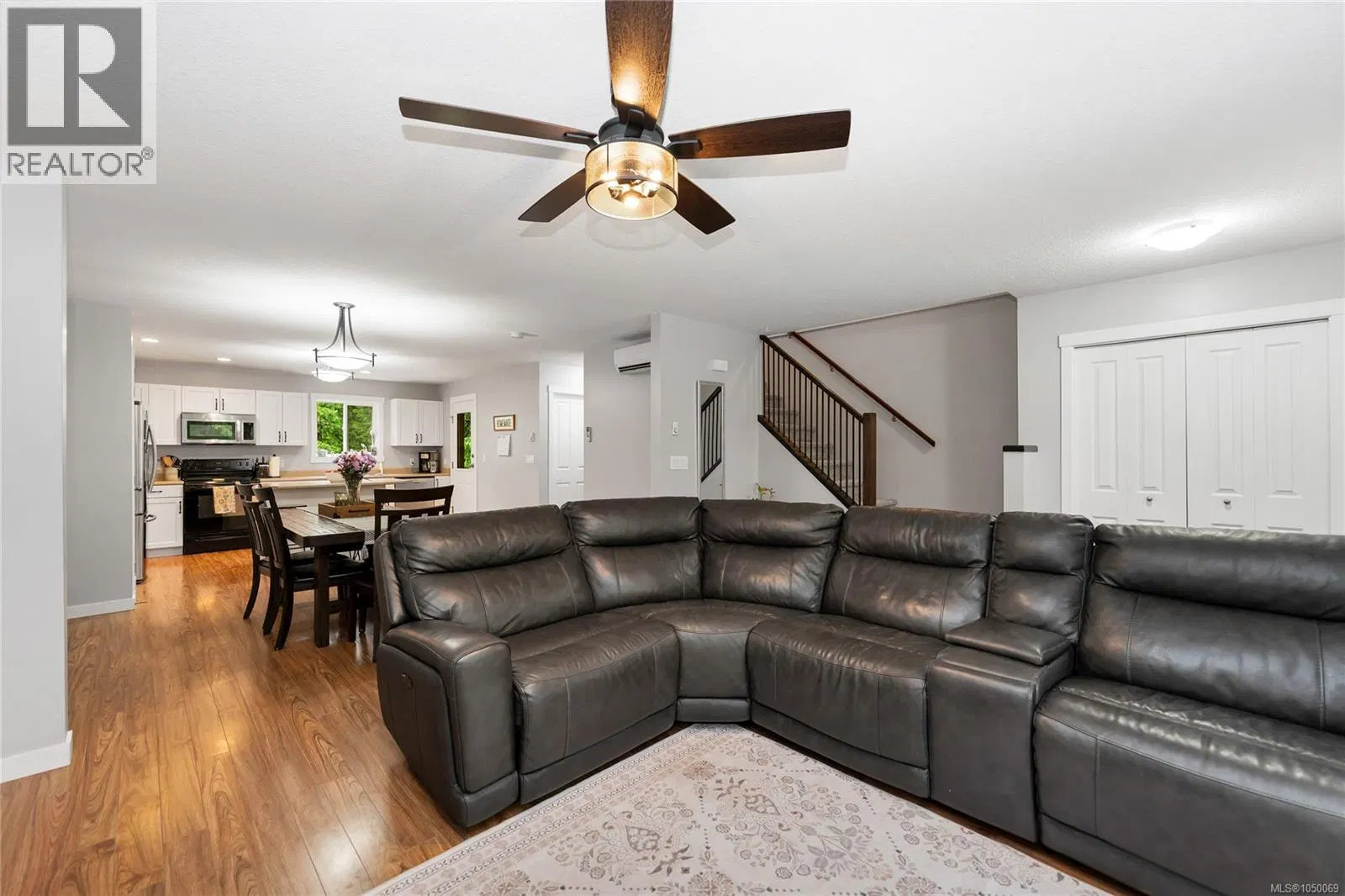 Photo 5 of 34 at 2071 Mable Road