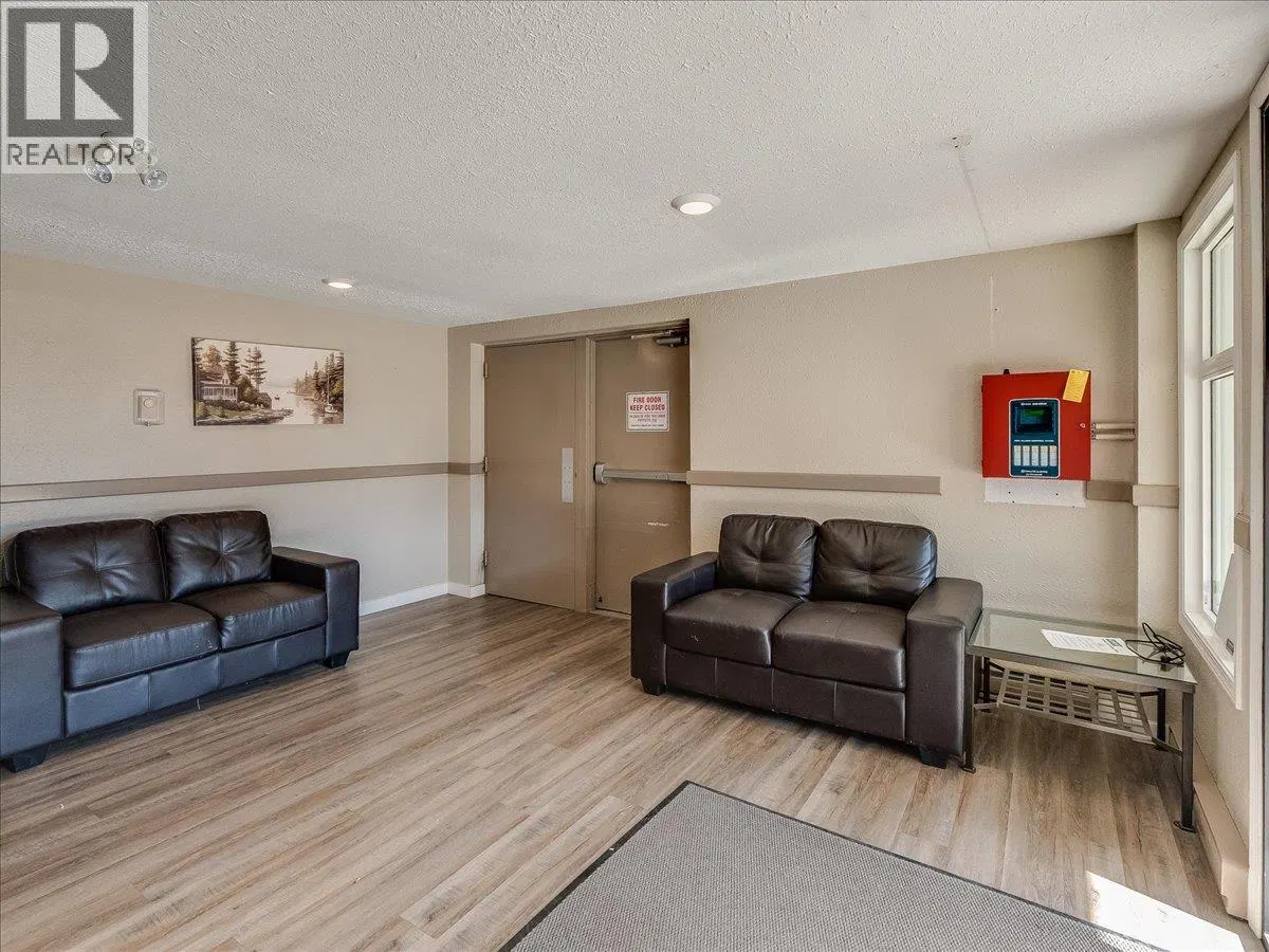 Photo 4 of 37 at #201 – 880 WORDSWORTH Avenue