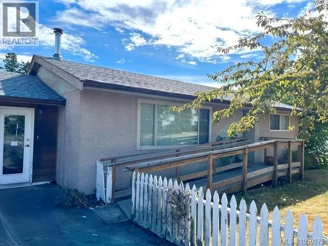 Photo 2 of 14 at 160 Moilliet Street
