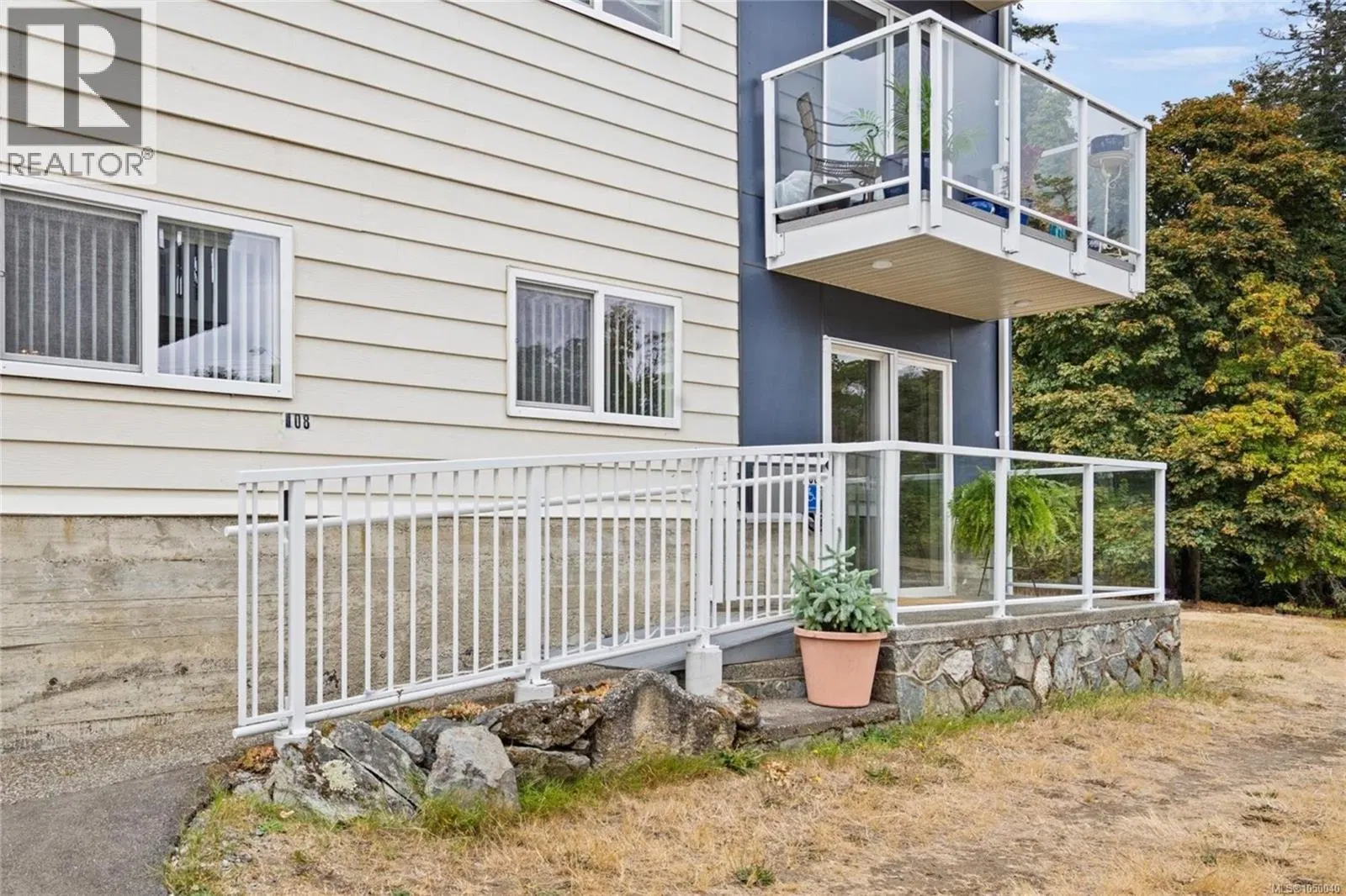 Photo 4 of 22 at #108 – 350 Belmont Road