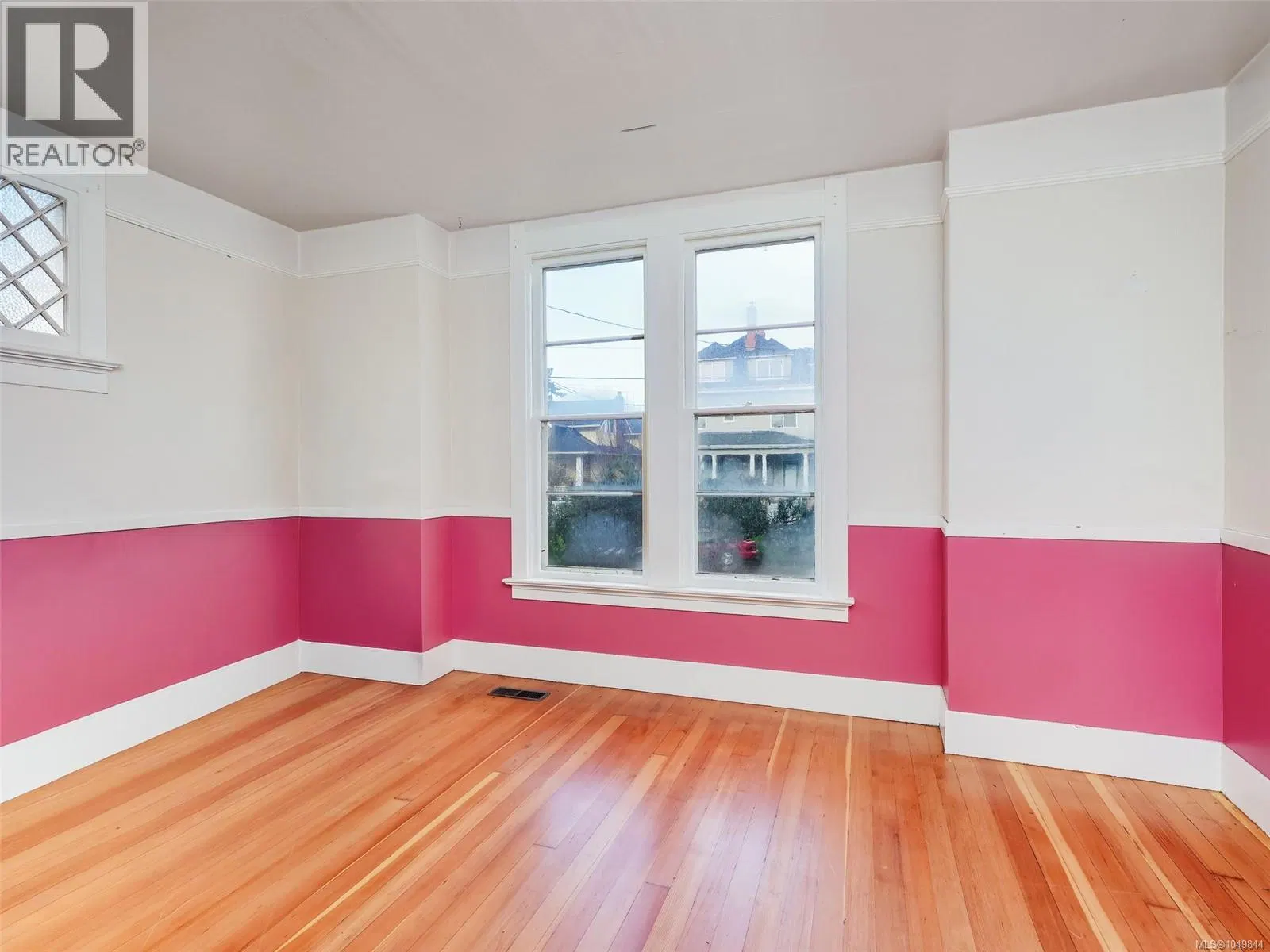 Photo 2 of 40 at 1029 Queens Avenue