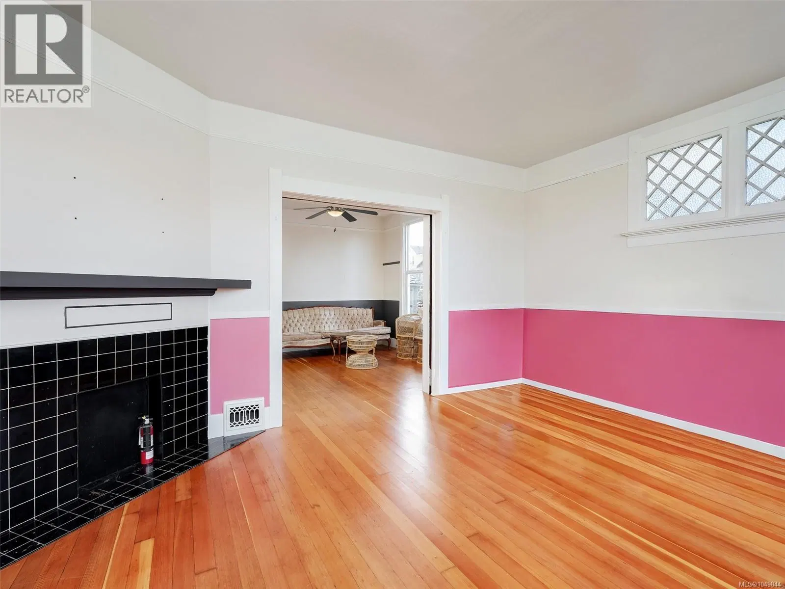 Photo 3 of 40 at 1029 Queens Avenue