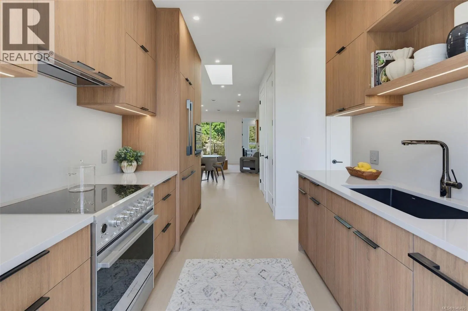 Photo 5 of 60 at #4 – 1434 Brooke Street