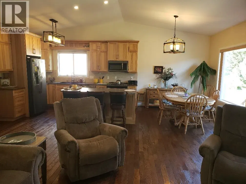 Photo 4 of 24 at 3904 CORY Drive