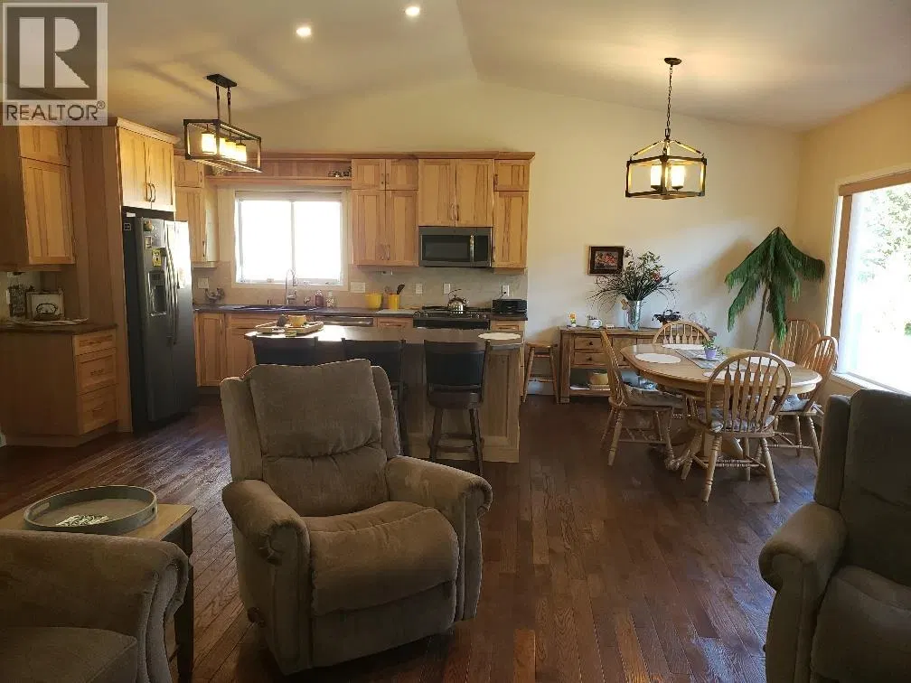 Photo 5 of 24 at 3904 CORY Drive