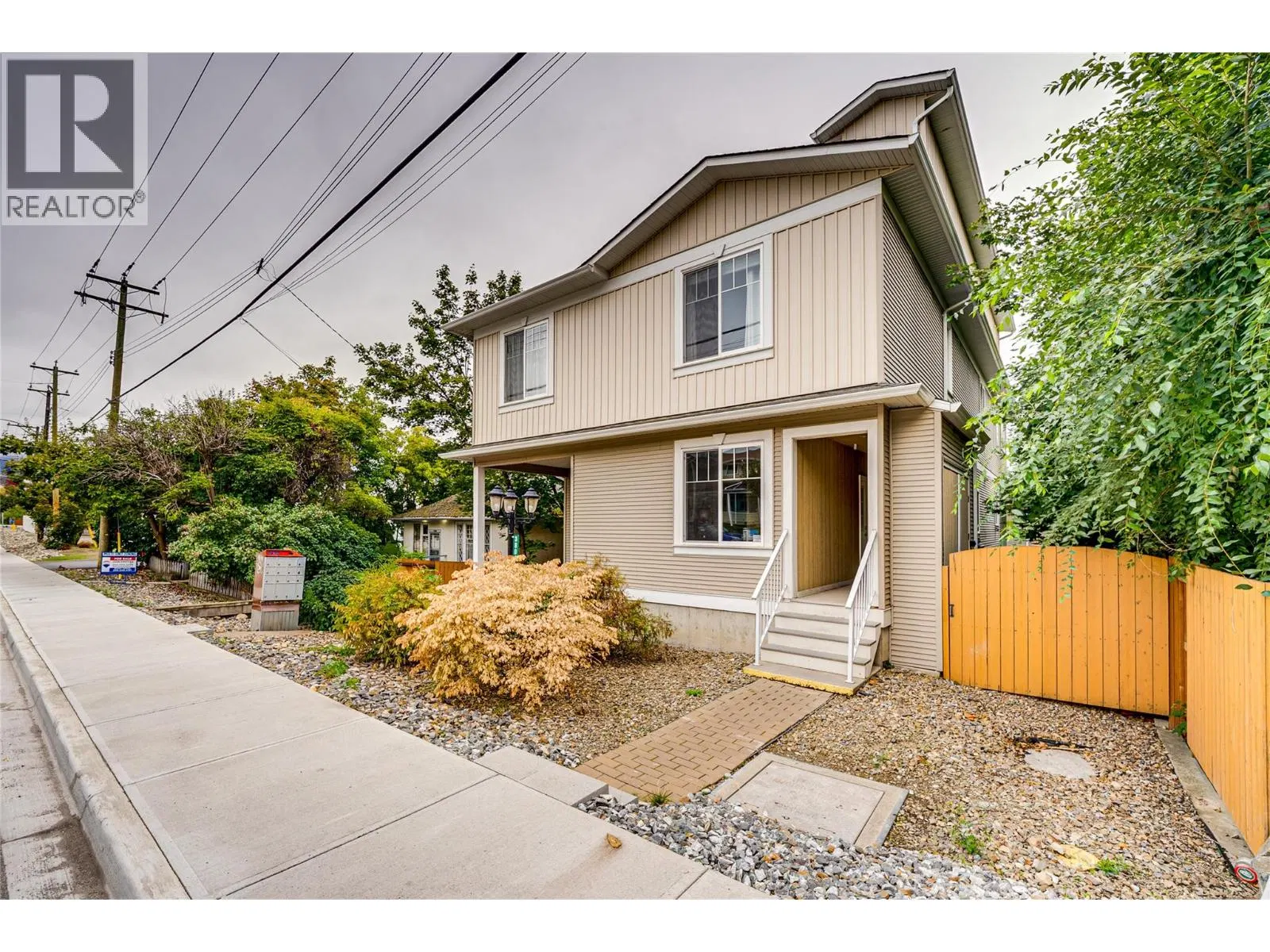 Photo 2 of 45 at #3 – 3804 32 Avenue