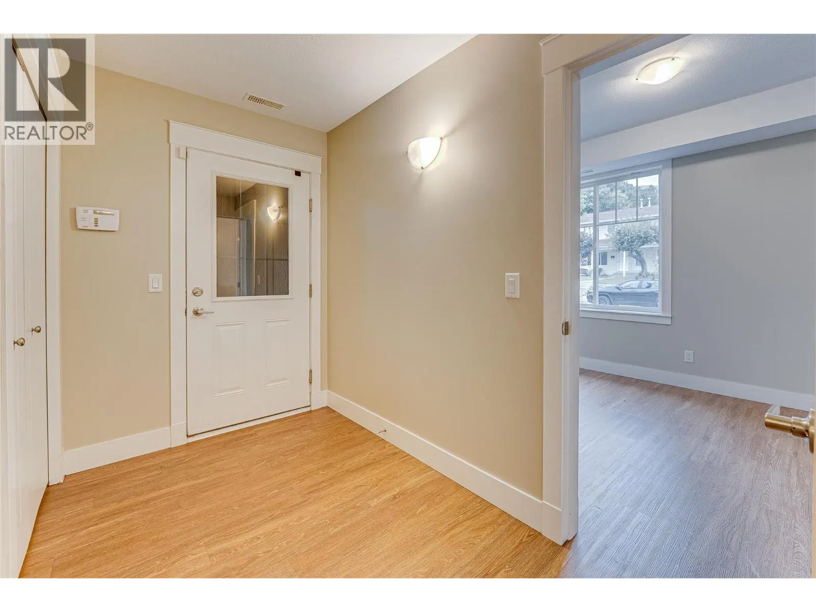 Photo 5 of 45 at #3 – 3804 32 Avenue