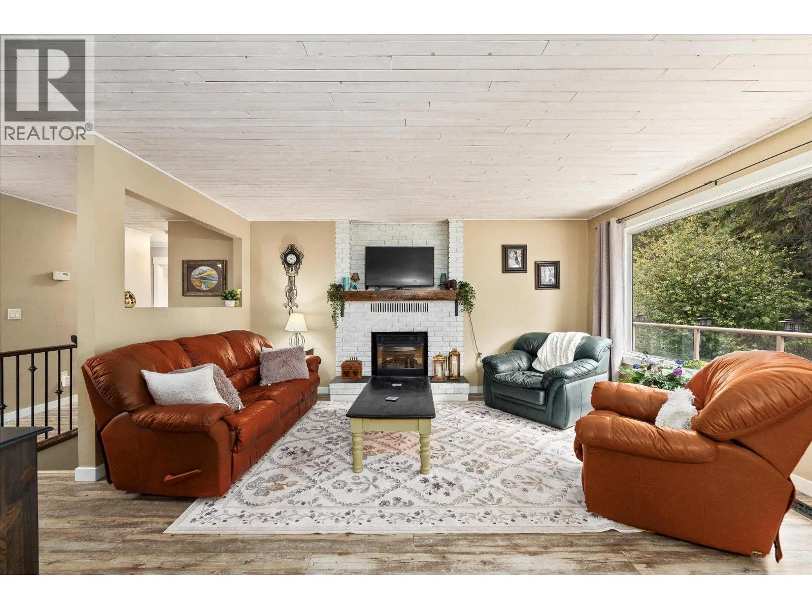 Photo 4 of 67 at 2684 Alhambra Drive