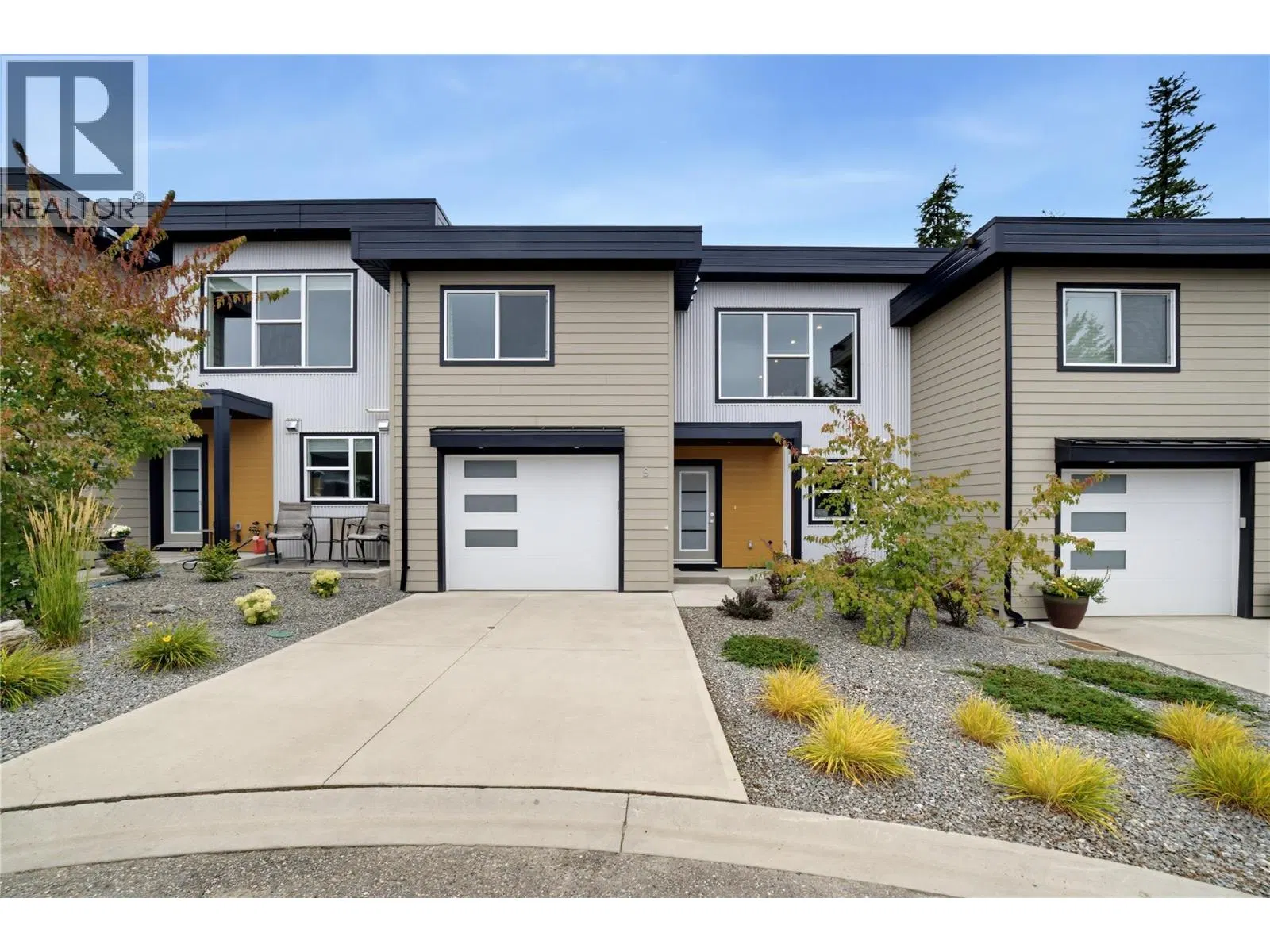 #9 – 2810 15 Avenue