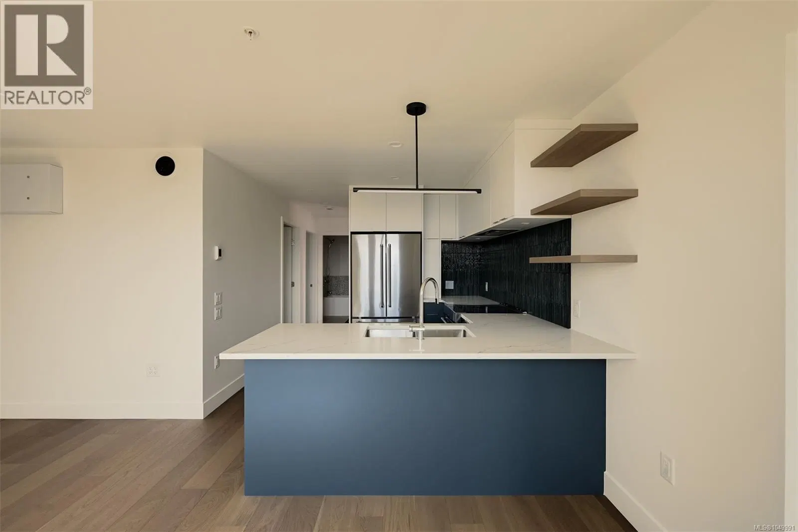 Photo 5 of 17 at #2 – 958 Wollaston Street