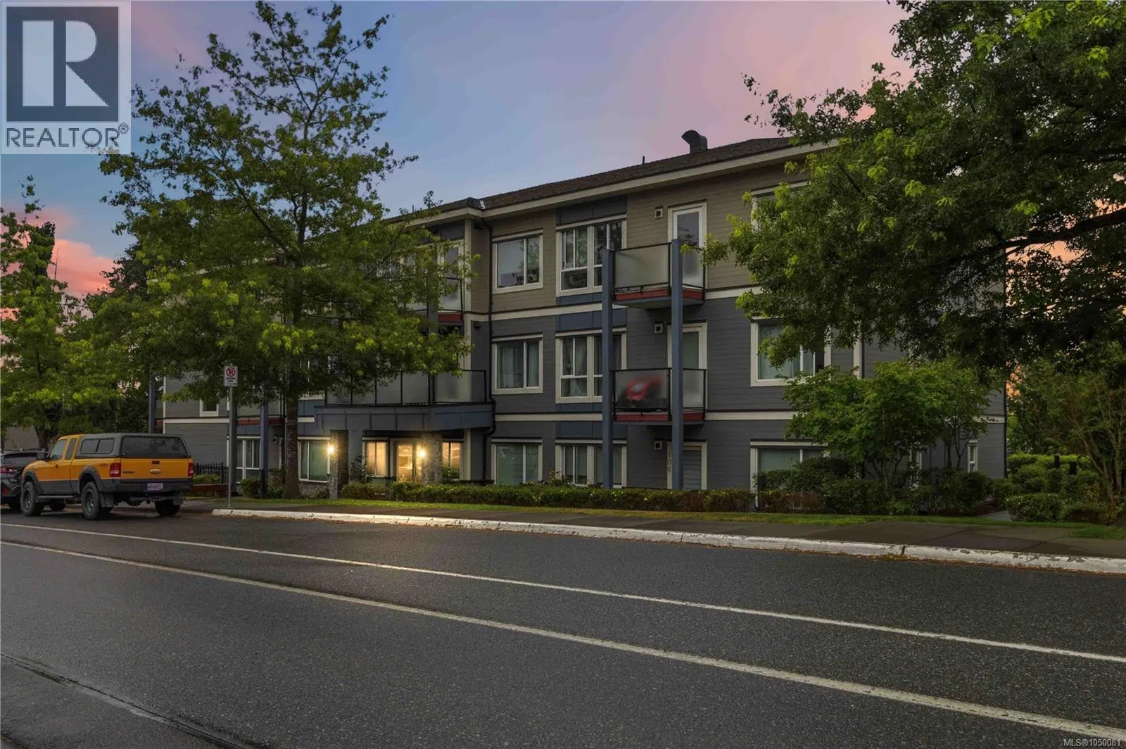 Photo 5 of 41 at #203 – 4050 Douglas Street