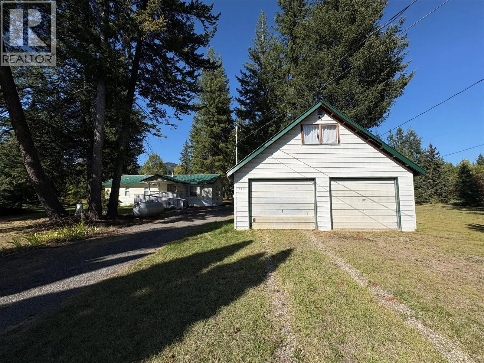 Photo 2 of 39 at 237 Dunlevy Road