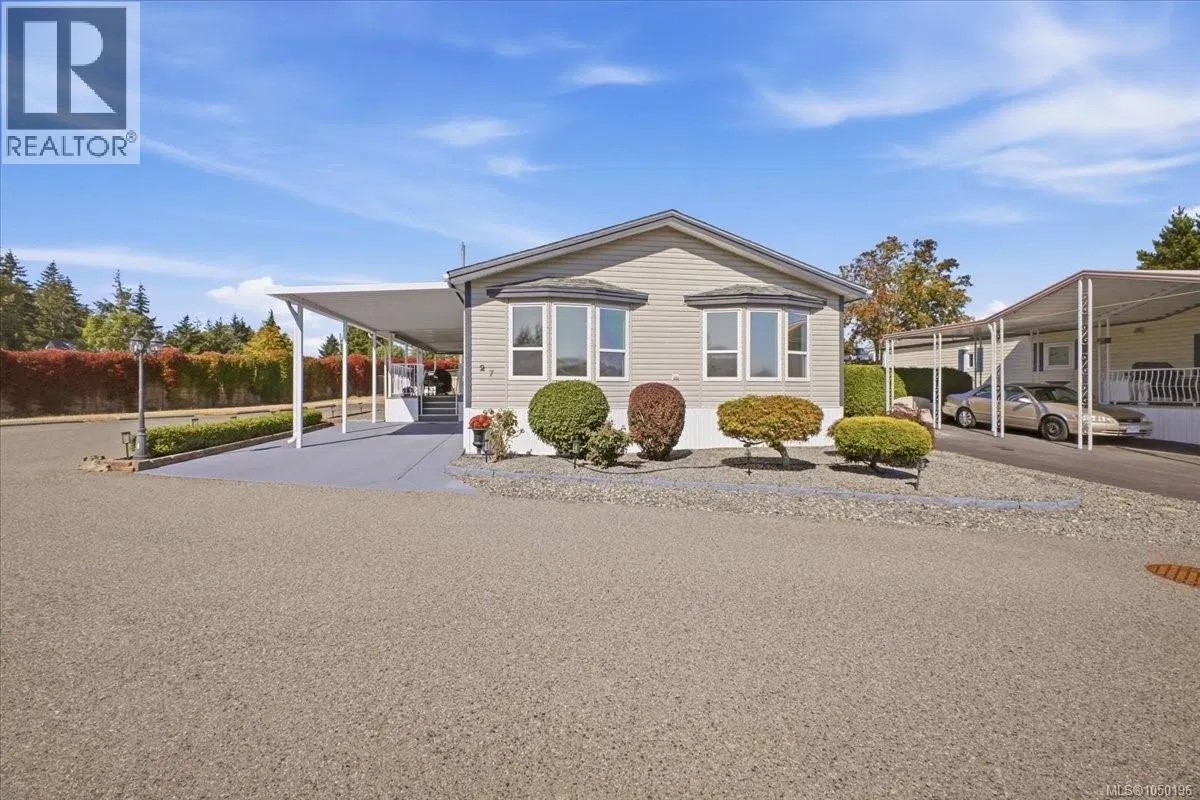 Photo 3 of 28 at #27 – 6325 Metral Drive