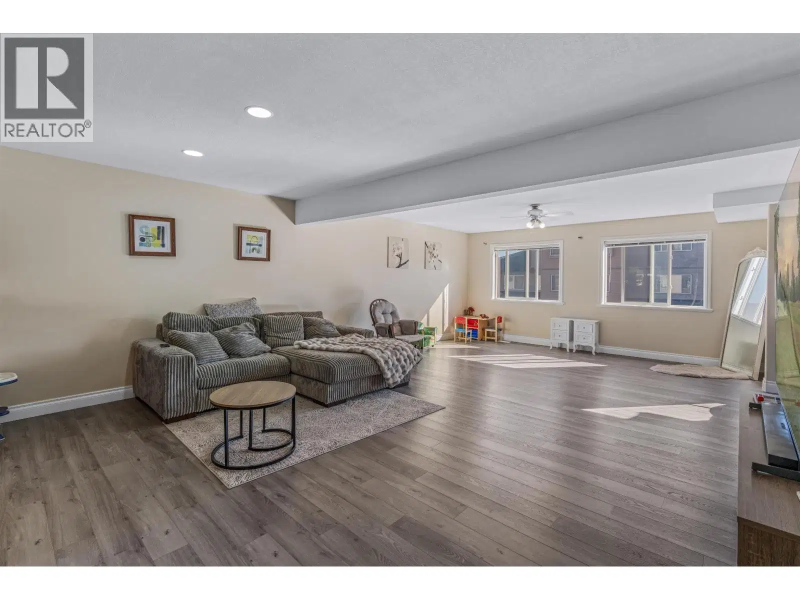 #114 – 4404 5TH Avenue