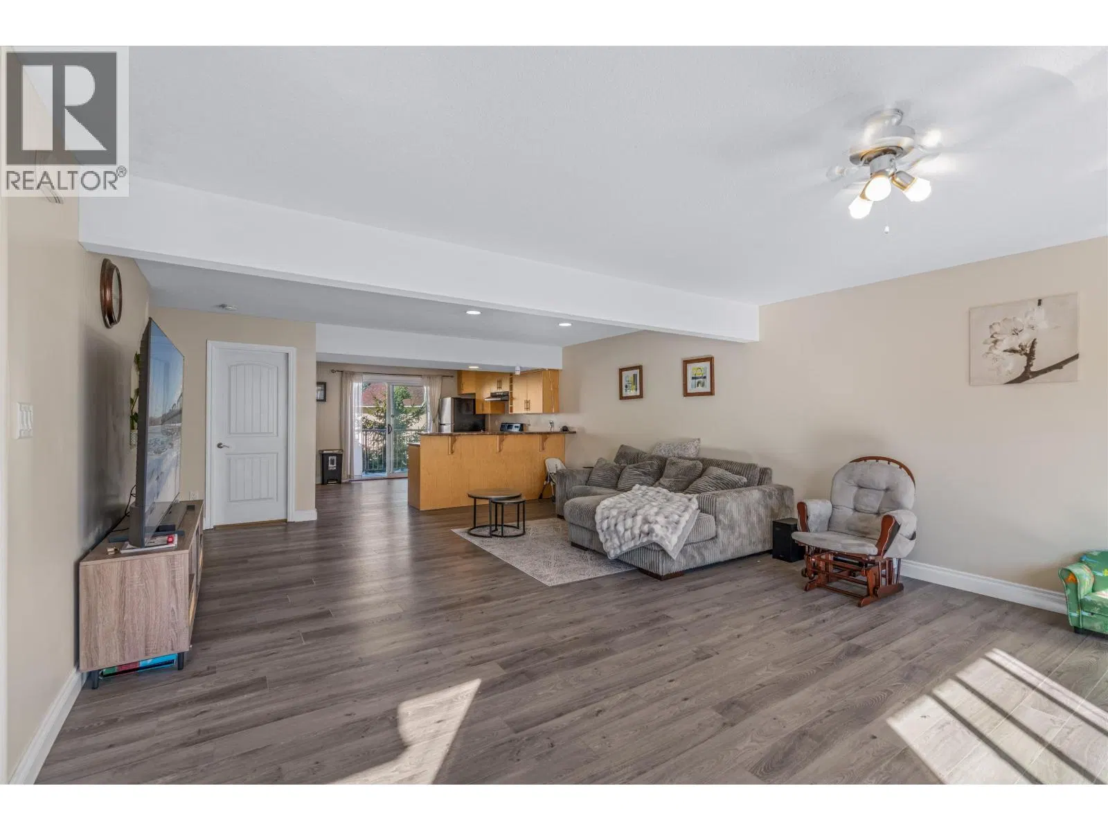 Photo 3 of 29 at #114 – 4404 5TH Avenue