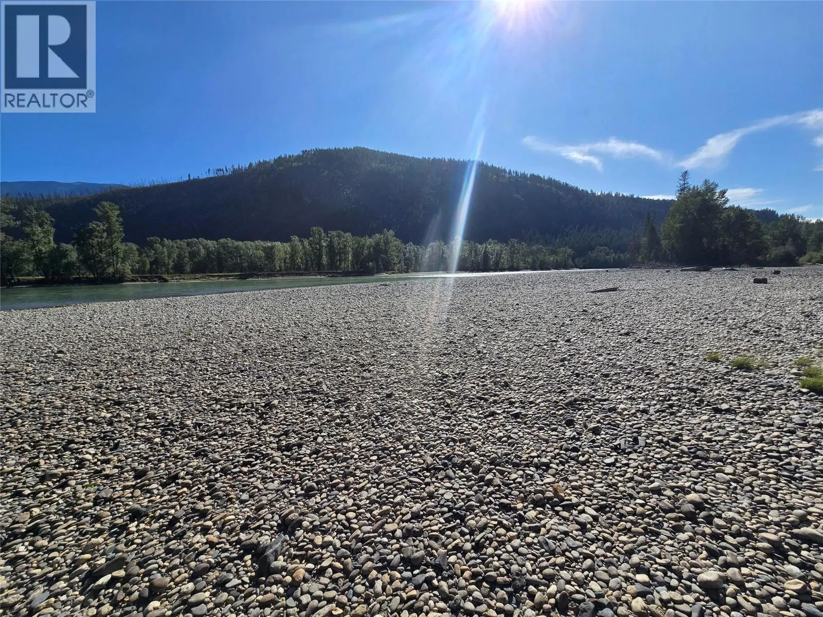 Photo 5 of 24 at 4504 YELLOWHEAD Highway