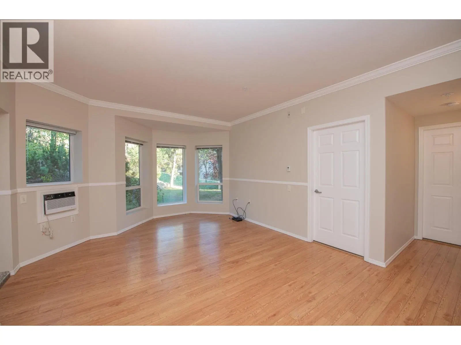 Photo 5 of 41 at #215 – 3011 Gateby Place