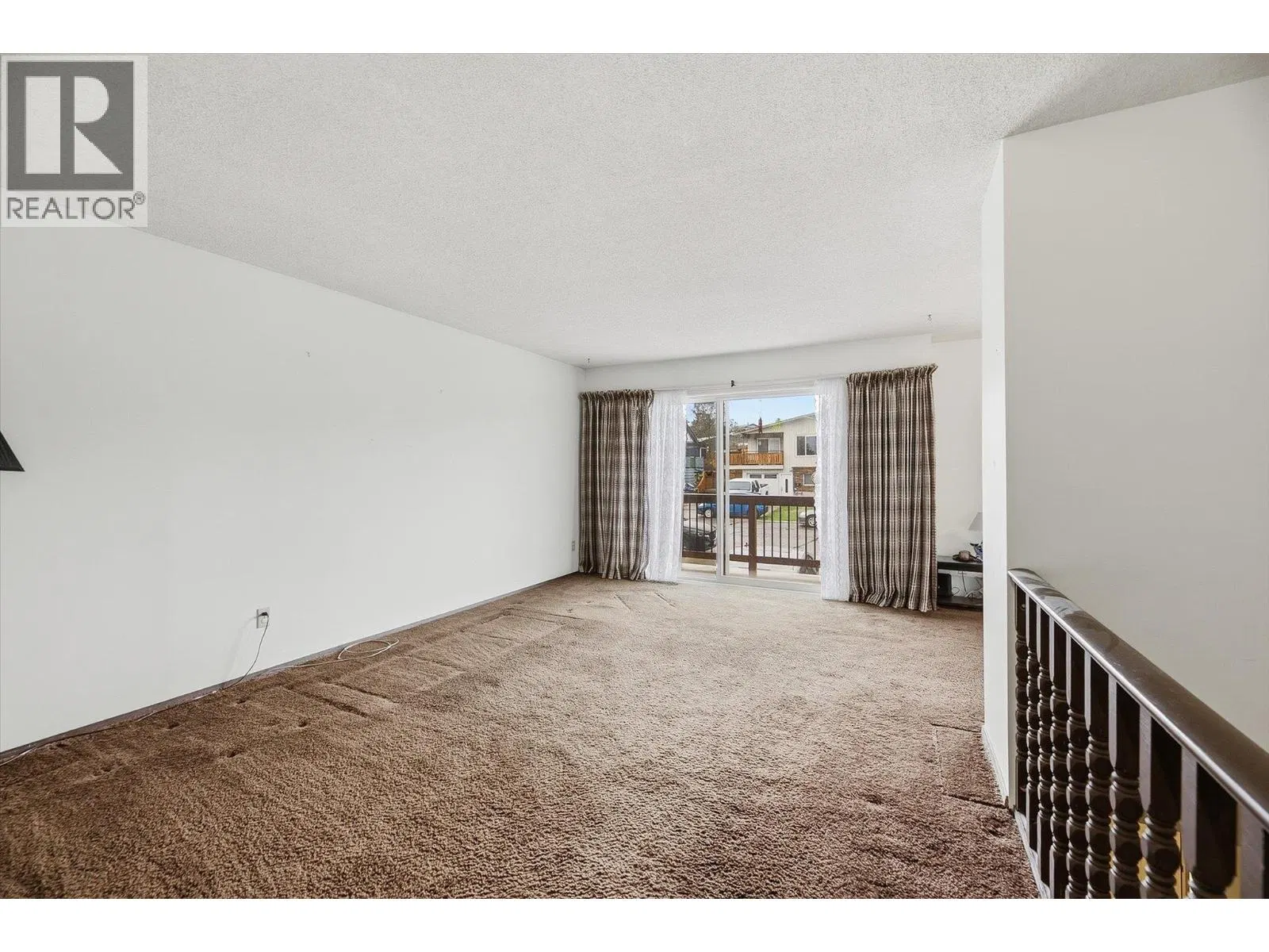 Photo 3 of 34 at 3605 15 Avenue