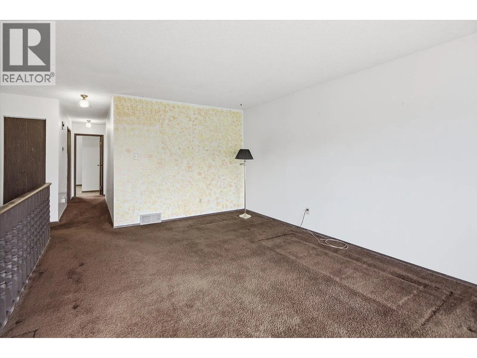 Photo 4 of 34 at 3605 15 Avenue