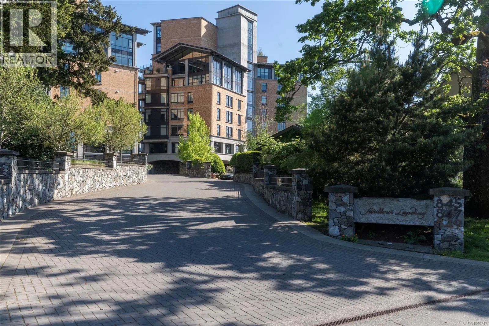 Photo 3 of 31 at #106 – 847 Dunsmuir Road