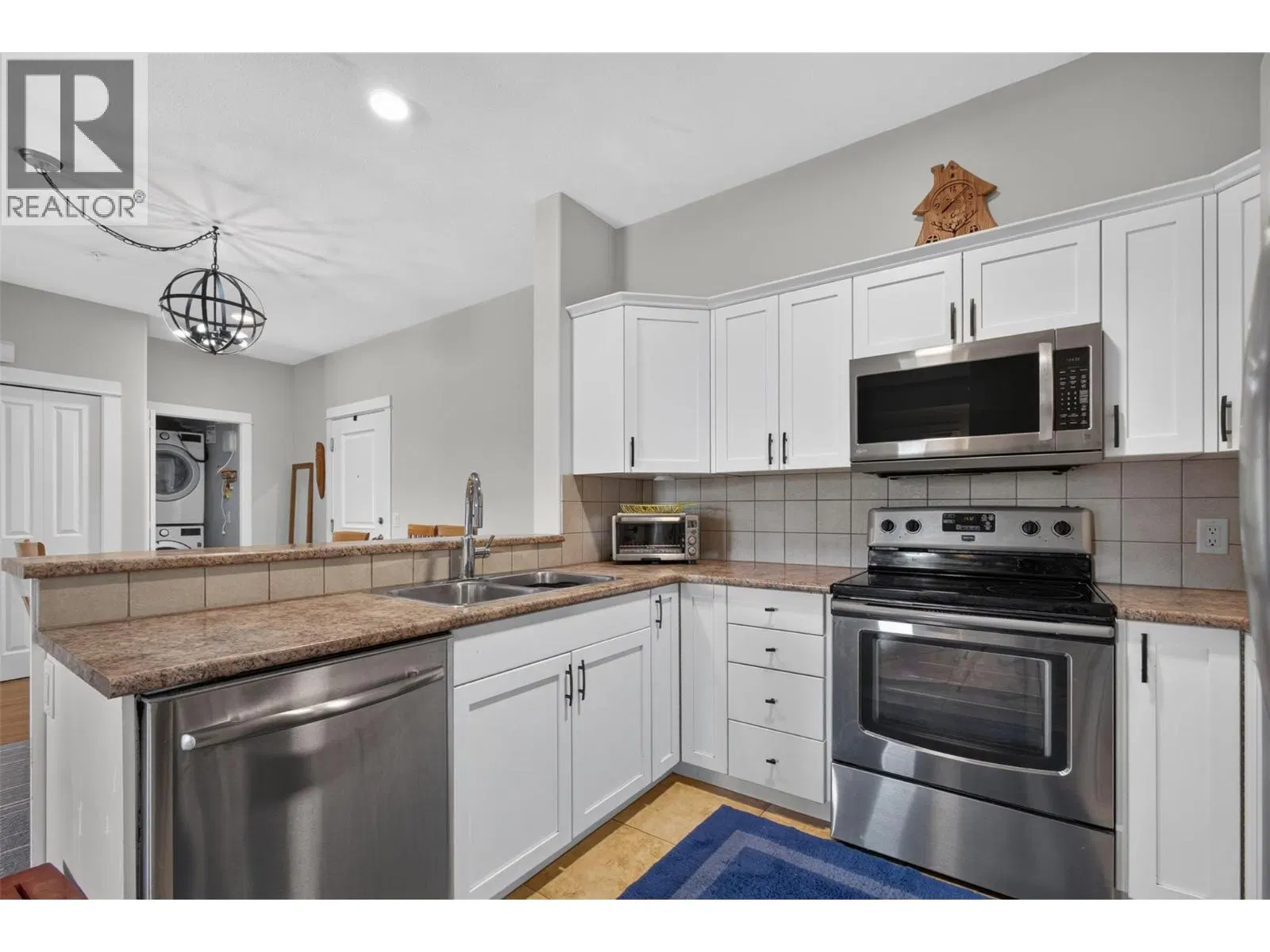 Photo 4 of 36 at #208 – 2551 Shoreline Drive