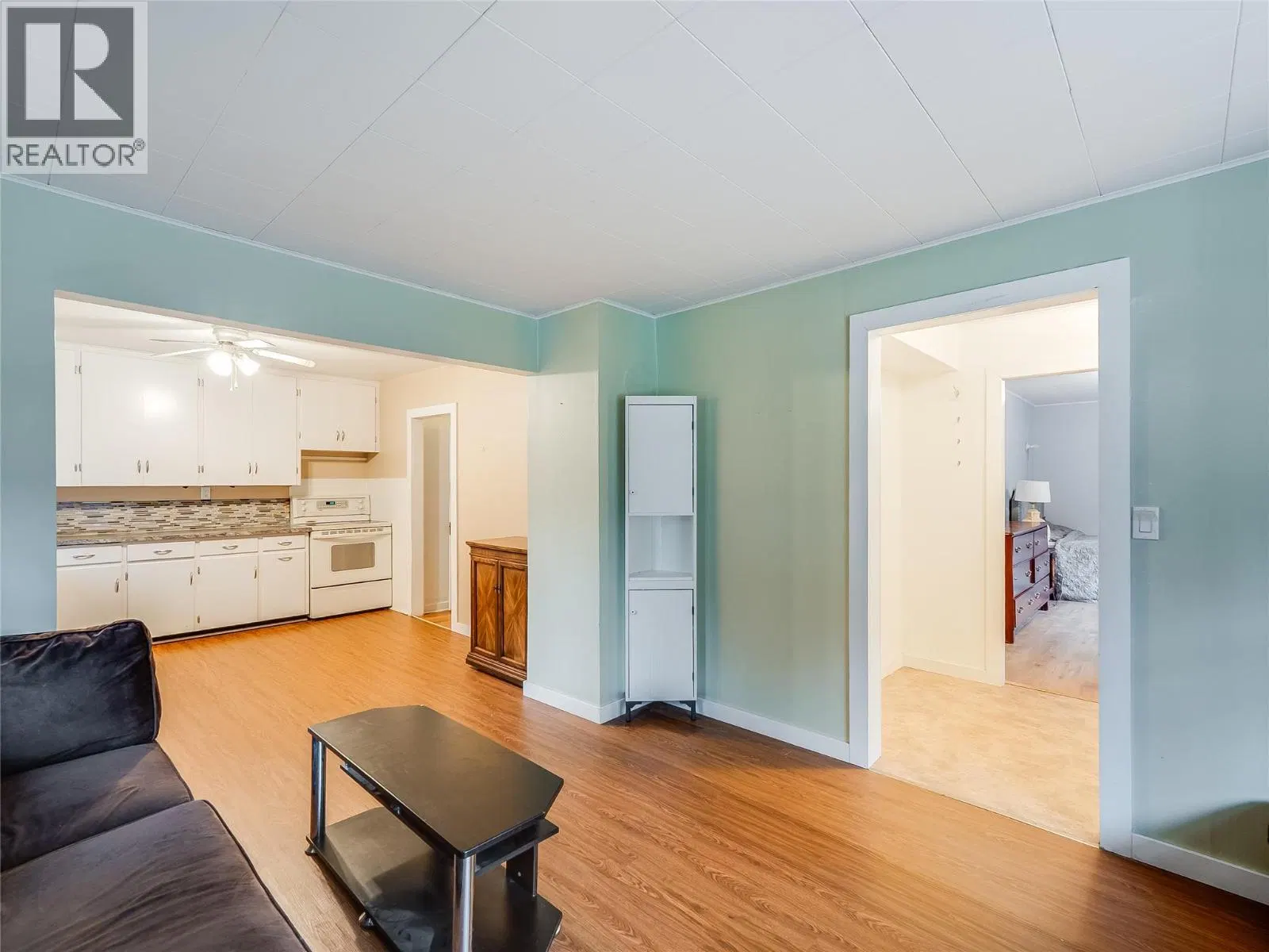 Photo 5 of 27 at 1802 Perrier Road
